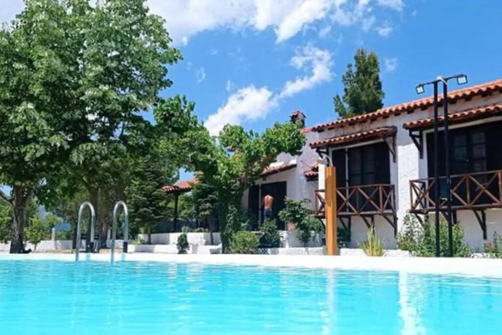 Αρχοντικο Στουσ Προποδεσ Του Ορουσ Διρφυσ Villa Loutsa  Buitenkant foto
